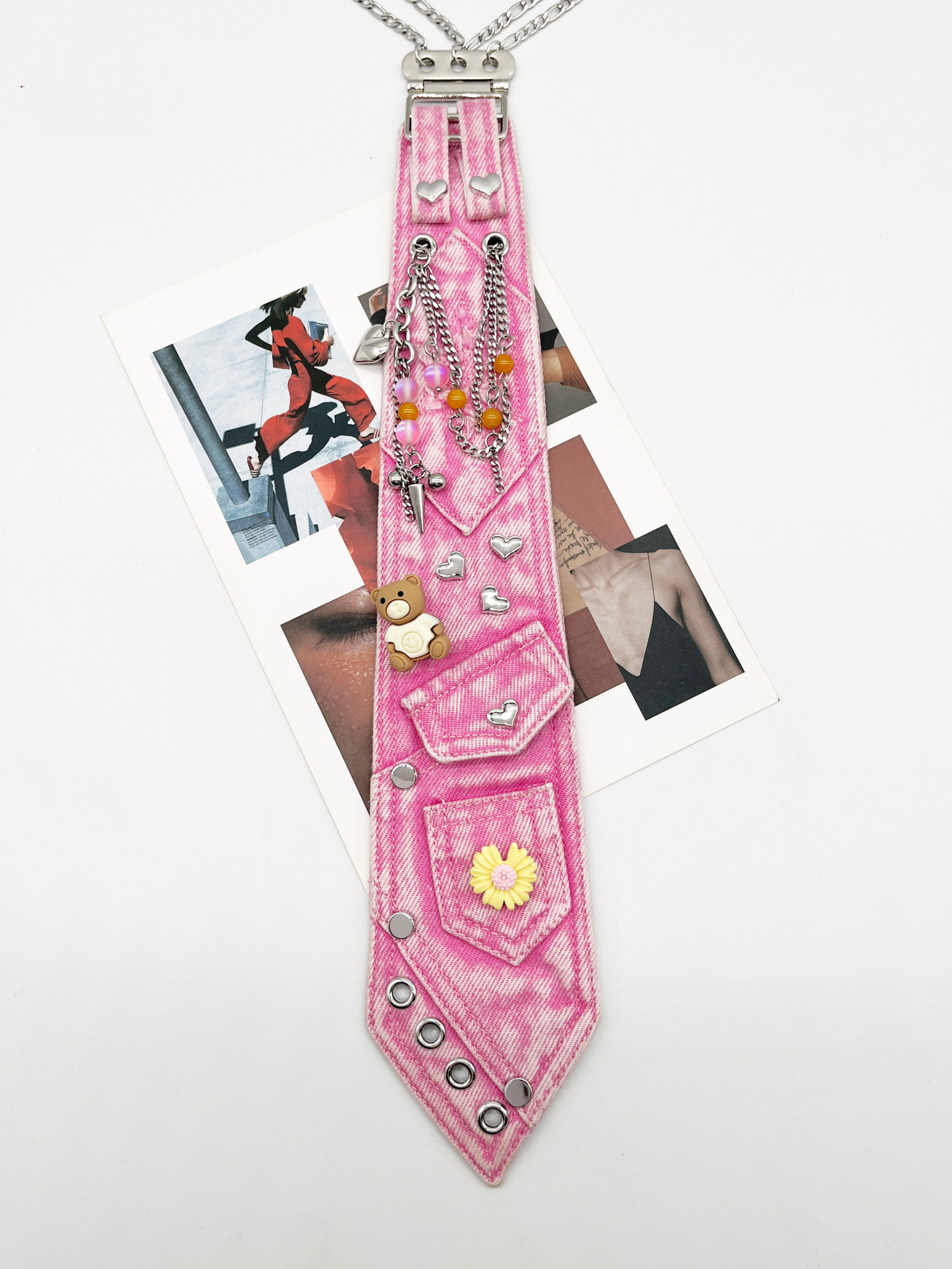 Pink Y2K decorative necktie with chains, heart details and cute charms